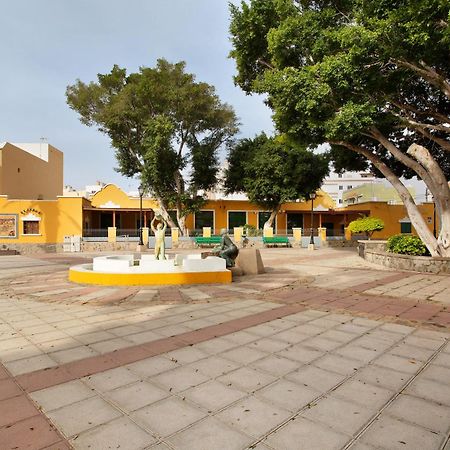 Casa Plaza San Nicolas De Bari Sardina Bagian luar foto
